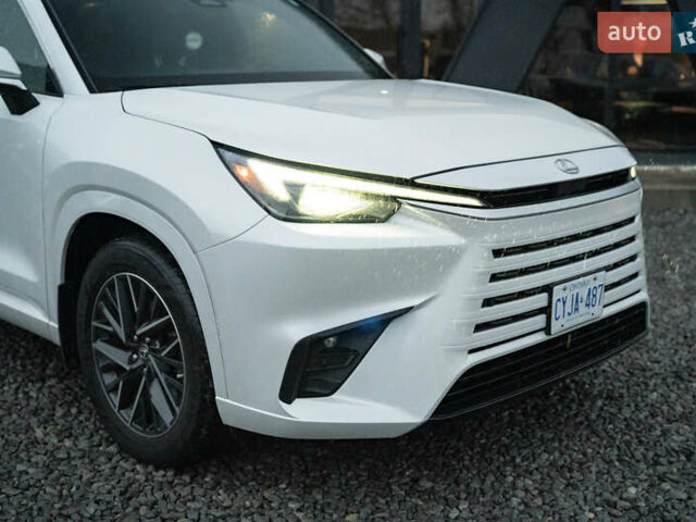 Білий Лексус TX, об'ємом двигуна 2.4 л та пробігом 24 тис. км за 95000 $, фото 10 на Automoto.ua