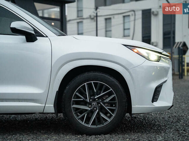 Білий Лексус TX, об'ємом двигуна 2.4 л та пробігом 24 тис. км за 95000 $, фото 13 на Automoto.ua