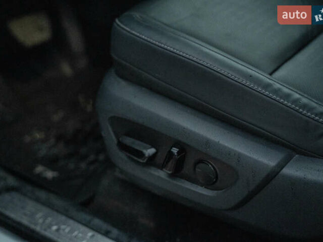 Білий Лексус TX, об'ємом двигуна 2.4 л та пробігом 24 тис. км за 95000 $, фото 19 на Automoto.ua