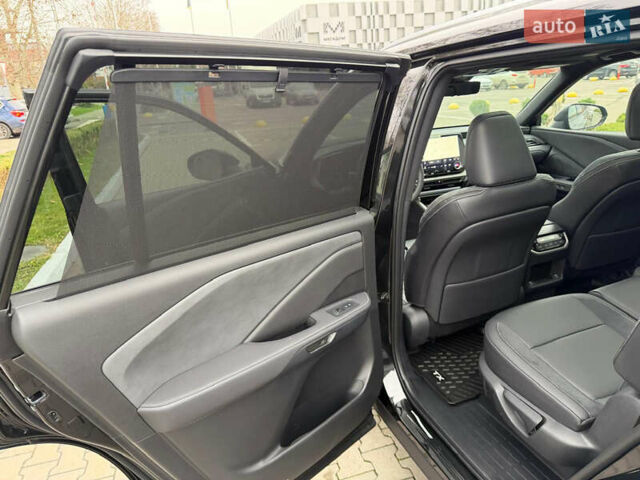Чорний Лексус TX, об'ємом двигуна 2.39 л та пробігом 3 тис. км за 93000 $, фото 6 на Automoto.ua