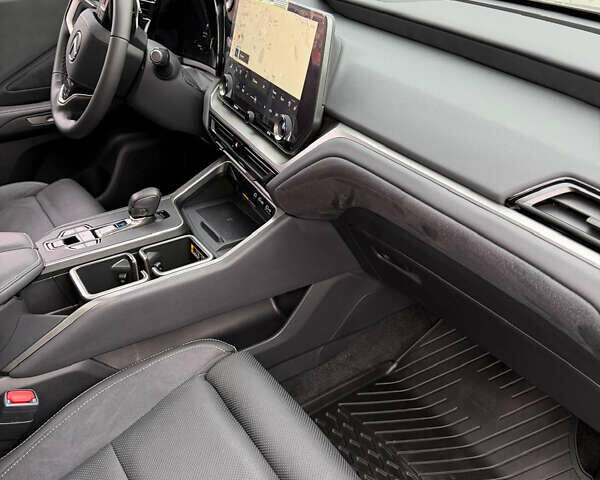 Чорний Лексус TX, об'ємом двигуна 2.39 л та пробігом 3 тис. км за 93000 $, фото 20 на Automoto.ua