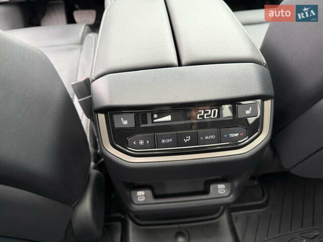 Чорний Лексус TX, об'ємом двигуна 2.39 л та пробігом 3 тис. км за 93000 $, фото 9 на Automoto.ua