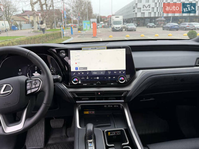 Чорний Лексус TX, об'ємом двигуна 2.39 л та пробігом 3 тис. км за 93000 $, фото 7 на Automoto.ua