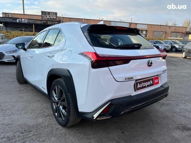 Белый Лексус UX, объемом двигателя 2 л и пробегом 28 тыс. км за 27990 $, фото 5 на Automoto.ua