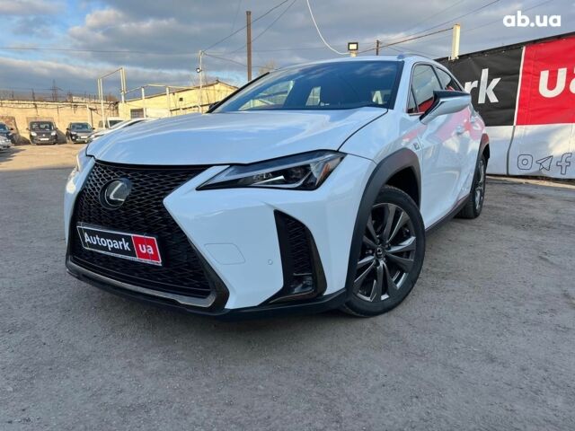 Белый Лексус UX, объемом двигателя 2 л и пробегом 28 тыс. км за 27990 $, фото 1 на Automoto.ua