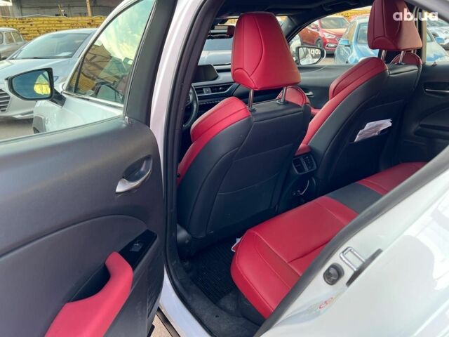 Белый Лексус UX, объемом двигателя 2 л и пробегом 28 тыс. км за 27990 $, фото 37 на Automoto.ua