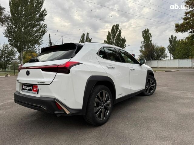 Белый Лексус UX, объемом двигателя 2 л и пробегом 28 тыс. км за 27990 $, фото 8 на Automoto.ua