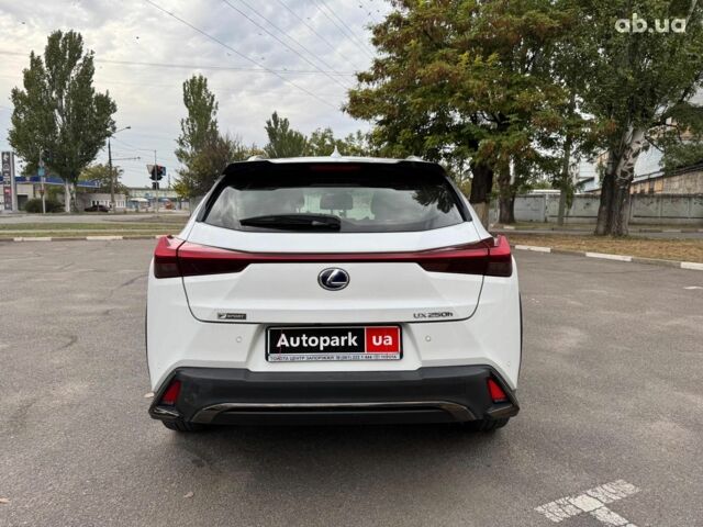 Белый Лексус UX, объемом двигателя 2 л и пробегом 28 тыс. км за 27990 $, фото 7 на Automoto.ua