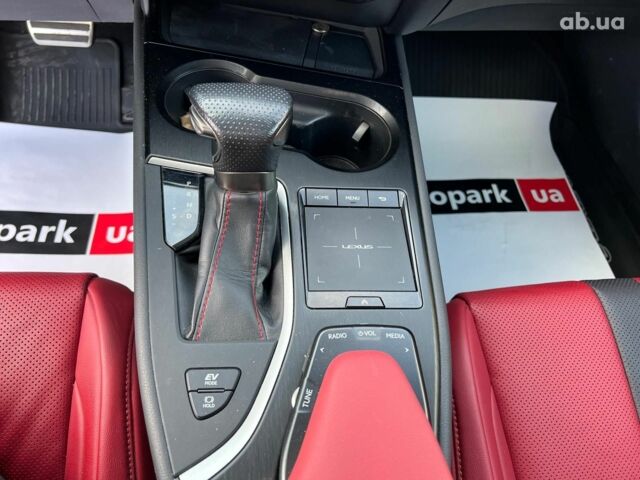Белый Лексус UX, объемом двигателя 2 л и пробегом 28 тыс. км за 27990 $, фото 34 на Automoto.ua