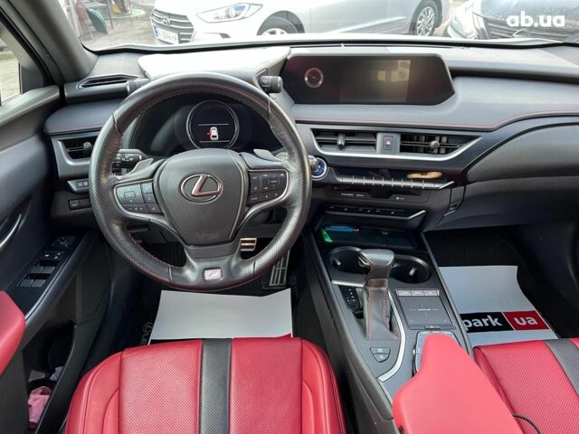 Белый Лексус UX, объемом двигателя 2 л и пробегом 28 тыс. км за 27990 $, фото 43 на Automoto.ua