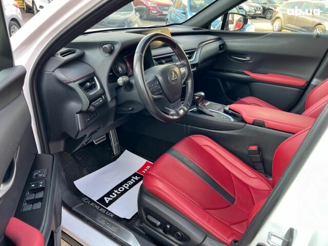 Белый Лексус UX, объемом двигателя 2 л и пробегом 28 тыс. км за 27990 $, фото 31 на Automoto.ua