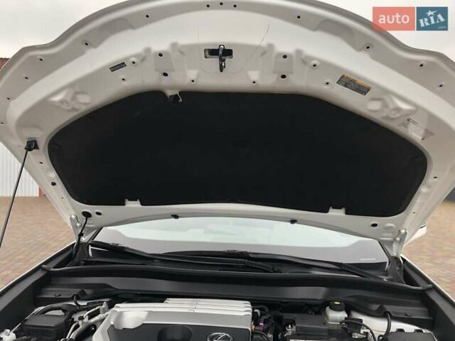 Белый Лексус UX, объемом двигателя 1.99 л и пробегом 79 тыс. км за 25500 $, фото 54 на Automoto.ua