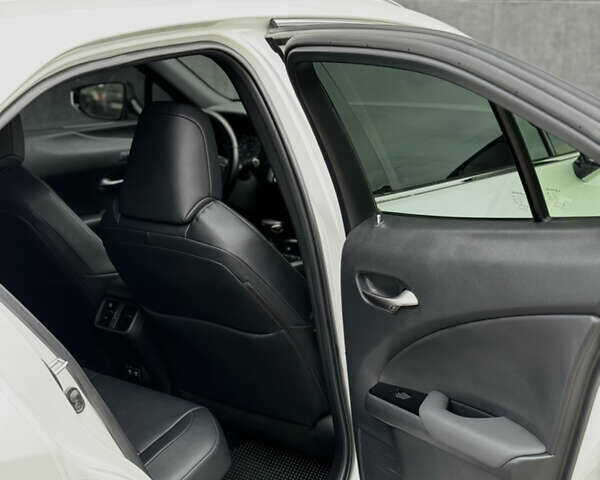 Лексус UX 2019 у Тернополі на Automoto.ua Білий Лексус UX, об'ємом двигуна 2 л та пробігом 61 тис. км за 33099 $, фото 9 на Automoto.ua