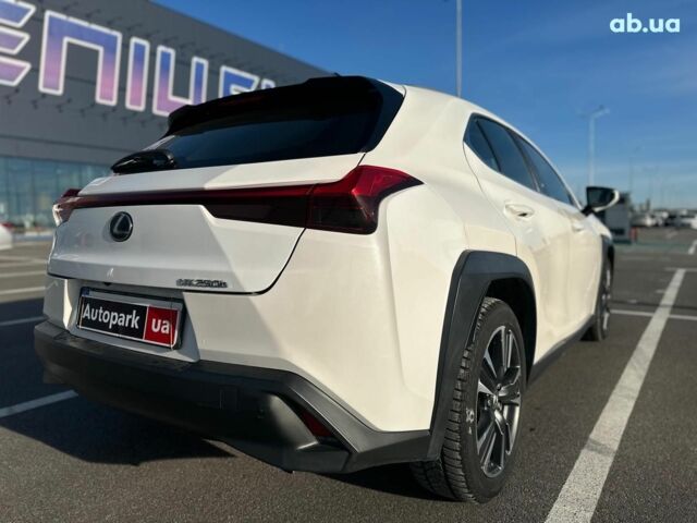 Белый Лексус UX, объемом двигателя 2 л и пробегом 74 тыс. км за 26490 $, фото 5 на Automoto.ua