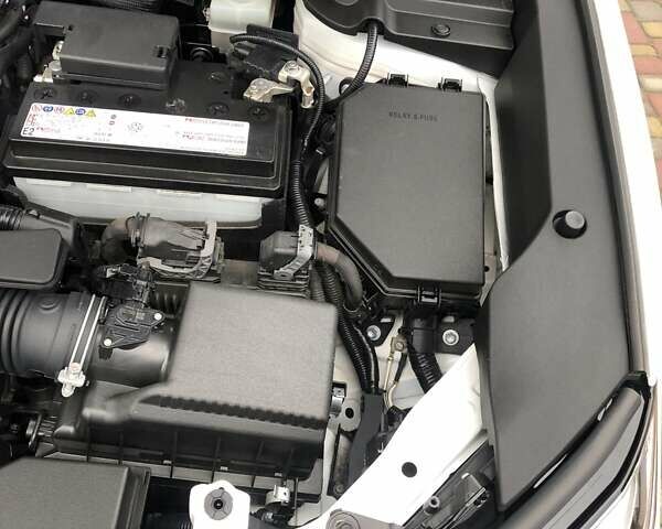 Белый Лексус UX, объемом двигателя 1.99 л и пробегом 79 тыс. км за 25500 $, фото 56 на Automoto.ua