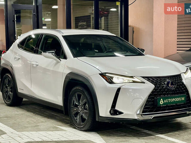 Белый Лексус UX, объемом двигателя 1.99 л и пробегом 46 тыс. км за 35500 $, фото 5 на Automoto.ua