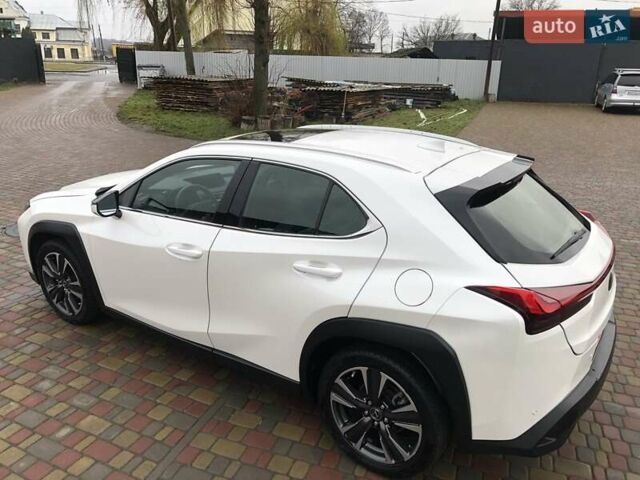Белый Лексус UX, объемом двигателя 1.99 л и пробегом 79 тыс. км за 25500 $, фото 7 на Automoto.ua