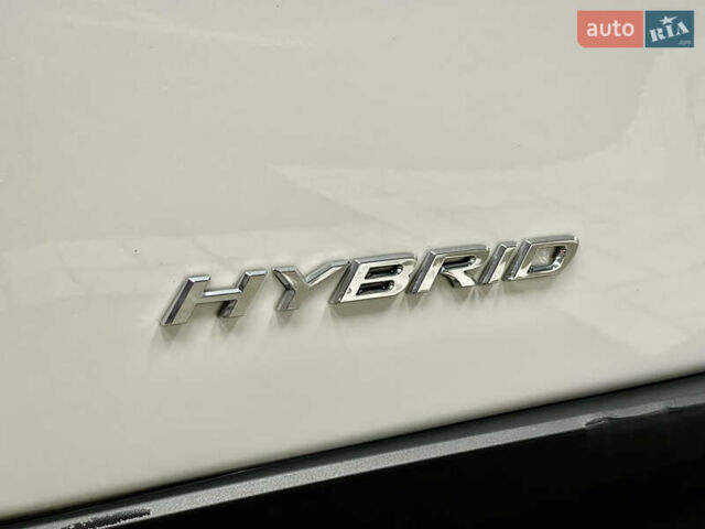 Белый Лексус UX, объемом двигателя 1.99 л и пробегом 46 тыс. км за 35500 $, фото 11 на Automoto.ua