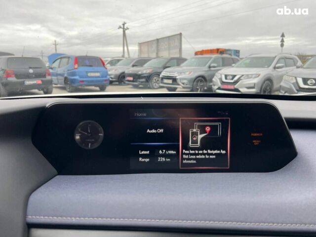 Белый Лексус UX, объемом двигателя 2 л и пробегом 86 тыс. км за 23390 $, фото 29 на Automoto.ua