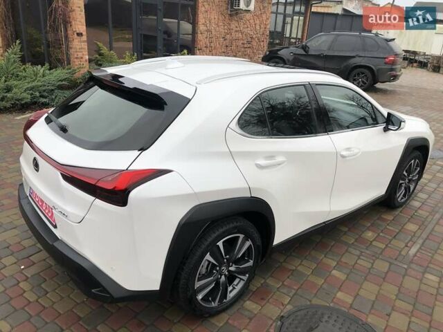 Белый Лексус UX, объемом двигателя 1.99 л и пробегом 79 тыс. км за 25500 $, фото 10 на Automoto.ua