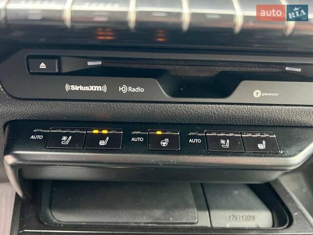 Белый Лексус UX, объемом двигателя 2 л и пробегом 86 тыс. км за 23390 $, фото 31 на Automoto.ua