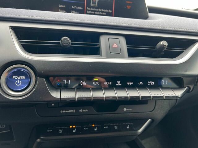 Белый Лексус UX, объемом двигателя 2 л и пробегом 86 тыс. км за 23390 $, фото 37 на Automoto.ua