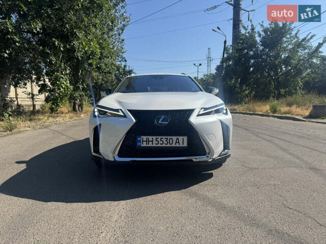 Білий Лексус UX, об'ємом двигуна 1.99 л та пробігом 41 тис. км за 28600 $, фото 1 на Automoto.ua