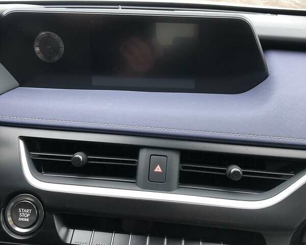 Белый Лексус UX, объемом двигателя 1.99 л и пробегом 79 тыс. км за 25500 $, фото 51 на Automoto.ua