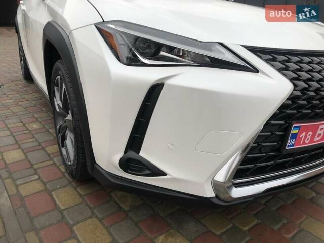 Белый Лексус UX, объемом двигателя 1.99 л и пробегом 79 тыс. км за 25500 $, фото 17 на Automoto.ua
