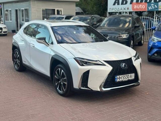 Білий Лексус UX, об'ємом двигуна 2 л та пробігом 45 тис. км за 28000 $, фото 7 на Automoto.ua