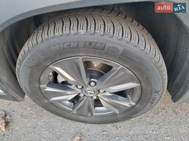 Білий Лексус UX, об'ємом двигуна 1.99 л та пробігом 49 тис. км за 28500 $, фото 23 на Automoto.ua