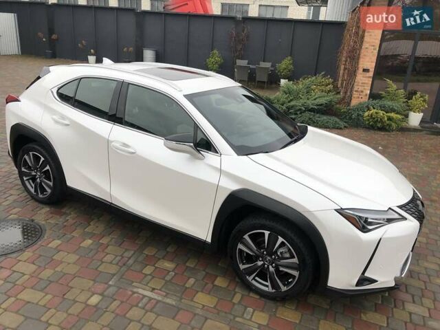 Белый Лексус UX, объемом двигателя 1.99 л и пробегом 79 тыс. км за 25500 $, фото 15 на Automoto.ua