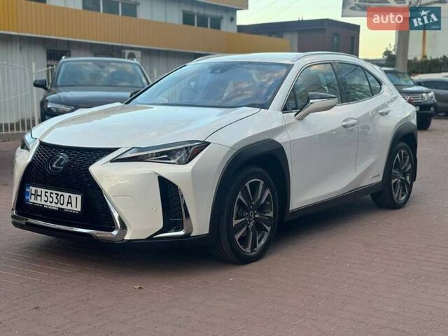 Білий Лексус UX, об'ємом двигуна 2 л та пробігом 45 тис. км за 28000 $, фото 10 на Automoto.ua