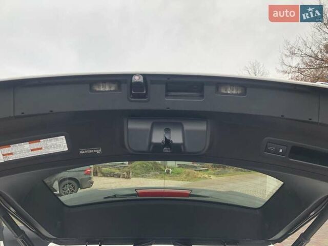 Белый Лексус UX, объемом двигателя 1.99 л и пробегом 79 тыс. км за 25500 $, фото 36 на Automoto.ua