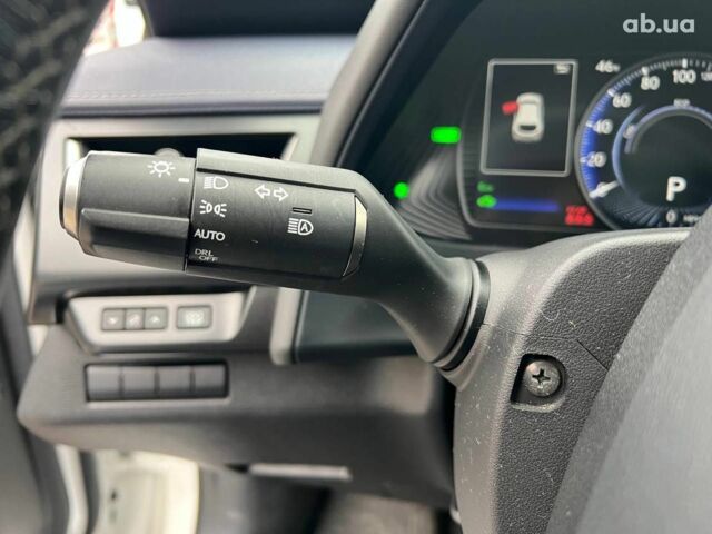 Белый Лексус UX, объемом двигателя 2 л и пробегом 86 тыс. км за 23390 $, фото 27 на Automoto.ua