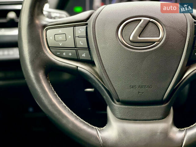 Белый Лексус UX, объемом двигателя 1.99 л и пробегом 46 тыс. км за 35500 $, фото 25 на Automoto.ua