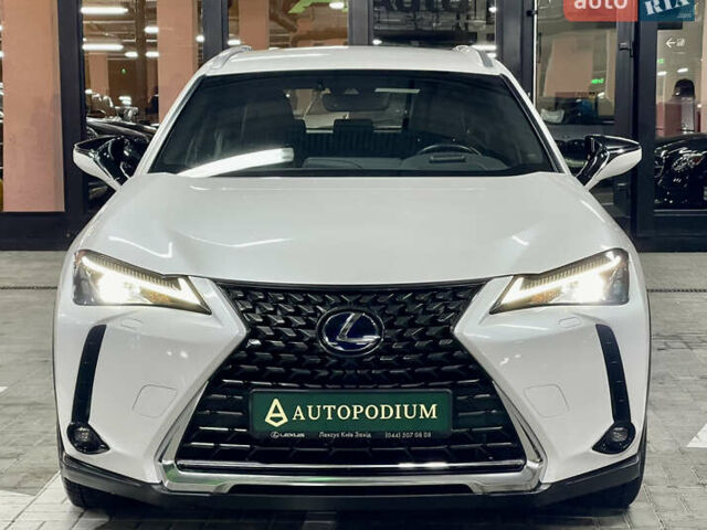 Белый Лексус UX, объемом двигателя 1.99 л и пробегом 46 тыс. км за 35500 $, фото 4 на Automoto.ua
