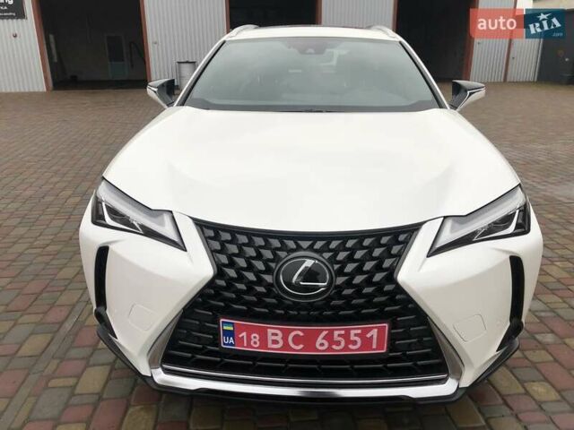 Белый Лексус UX, объемом двигателя 1.99 л и пробегом 79 тыс. км за 25500 $, фото 19 на Automoto.ua