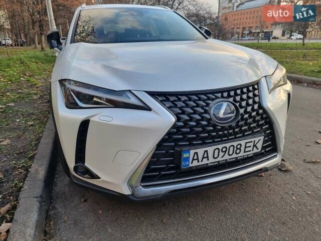 Білий Лексус UX, об'ємом двигуна 1.99 л та пробігом 49 тис. км за 28500 $, фото 9 на Automoto.ua