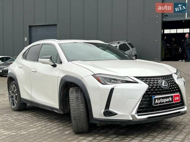Белый Лексус UX, объемом двигателя 2 л и пробегом 86 тыс. км за 23390 $, фото 10 на Automoto.ua