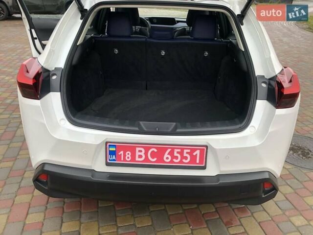 Белый Лексус UX, объемом двигателя 1.99 л и пробегом 79 тыс. км за 25500 $, фото 38 на Automoto.ua