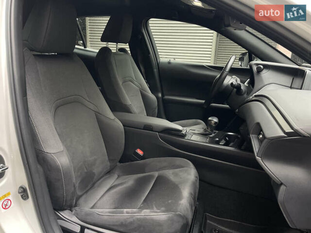 Белый Лексус UX, объемом двигателя 1.99 л и пробегом 46 тыс. км за 35500 $, фото 38 на Automoto.ua