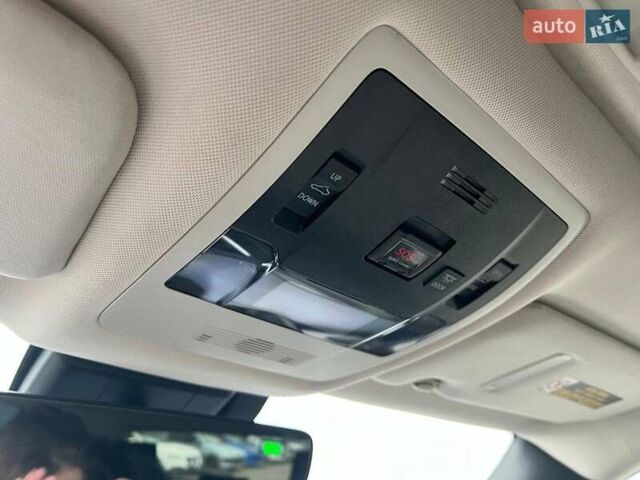 Белый Лексус UX, объемом двигателя 2 л и пробегом 86 тыс. км за 23390 $, фото 42 на Automoto.ua