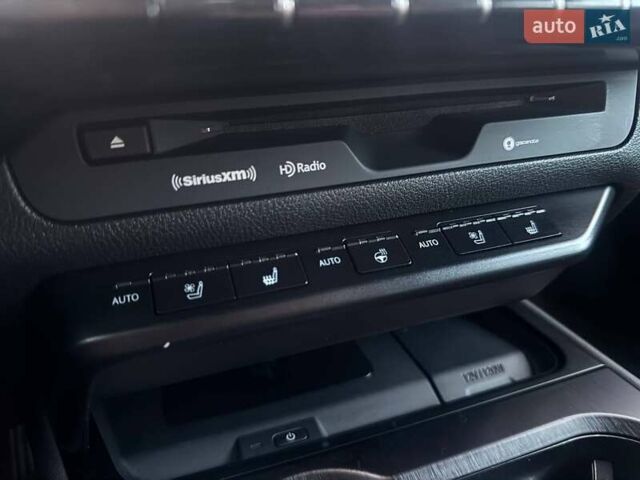 Білий Лексус UX, об'ємом двигуна 2 л та пробігом 45 тис. км за 28000 $, фото 24 на Automoto.ua