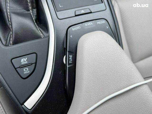 Белый Лексус UX, объемом двигателя 2 л и пробегом 86 тыс. км за 23390 $, фото 36 на Automoto.ua