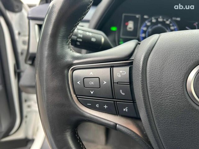 Белый Лексус UX, объемом двигателя 2 л и пробегом 86 тыс. км за 23390 $, фото 25 на Automoto.ua