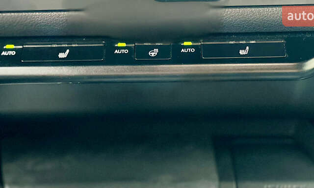 Белый Лексус UX, объемом двигателя 1.99 л и пробегом 46 тыс. км за 35500 $, фото 40 на Automoto.ua