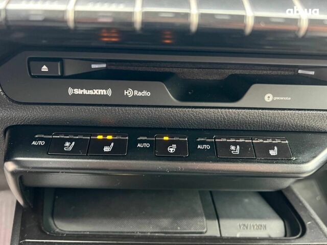 Белый Лексус UX, объемом двигателя 2 л и пробегом 86 тыс. км за 23390 $, фото 31 на Automoto.ua