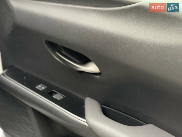 Белый Лексус UX, объемом двигателя 1.99 л и пробегом 46 тыс. км за 35500 $, фото 37 на Automoto.ua