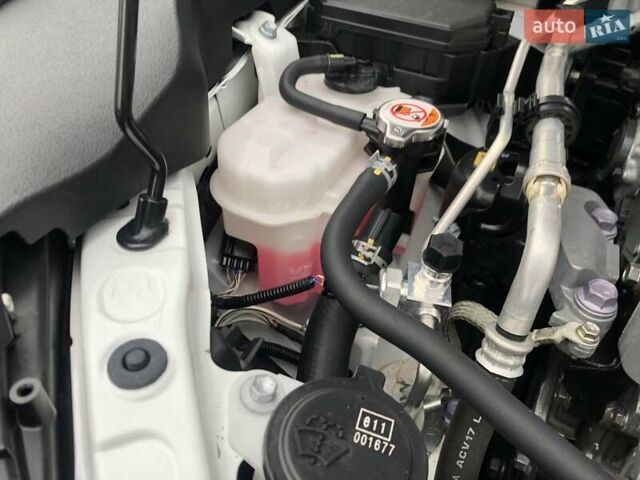 Белый Лексус UX, объемом двигателя 1.99 л и пробегом 79 тыс. км за 25500 $, фото 57 на Automoto.ua